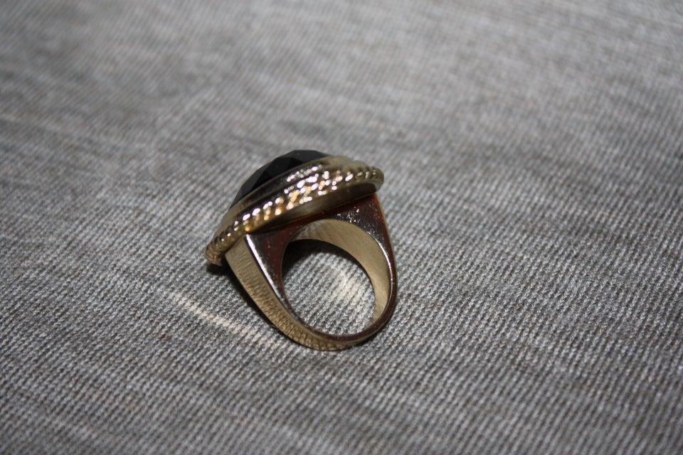 Ring, bijouteri