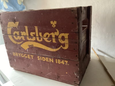 Ølkasse, Carlsberg, Carlsberg ølkasse tail salg. Målene er 45 x 30 x 35 cm.