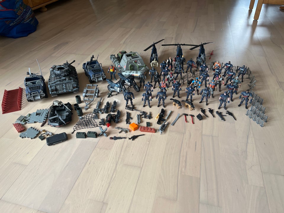 Andre samleobjekter, SHAP MEI 36 FIGURER + 3 HELIKOPTERE +