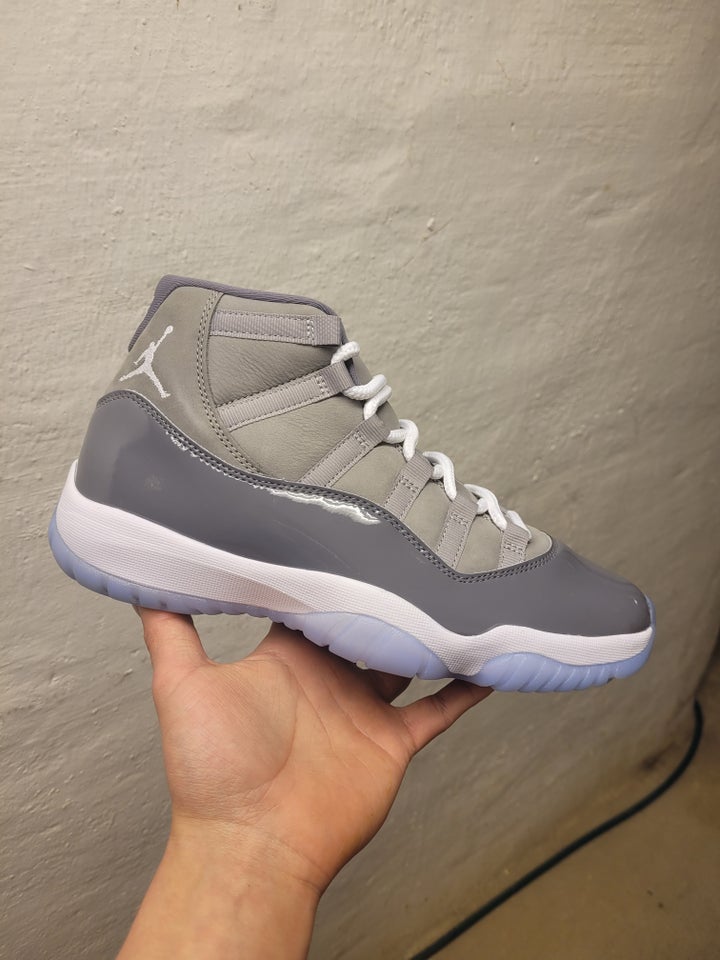 Sneakers, Jordan 11 Cool Grey, str. 42