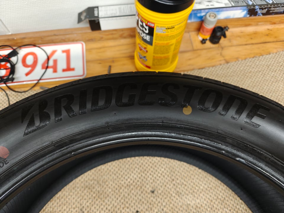 Sommerdæk, Bridgestone, 235 / 50 / R20