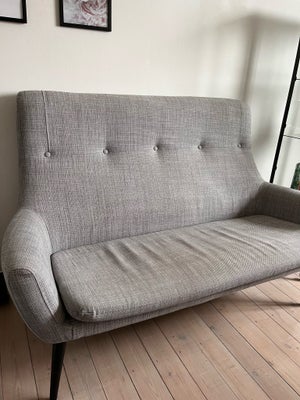 Sofa, stof, 2 pers., målene er: højde 100cm, længde 150 cm og dybde 85cm. Fra et ikke ryger hjem 