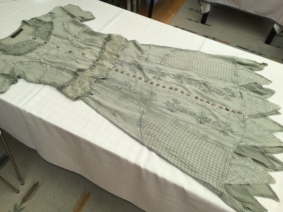 Ubrugt nederdel+bluse=kjole vintage, – dba.dk – Køb og Salg af Nyt og Brugt