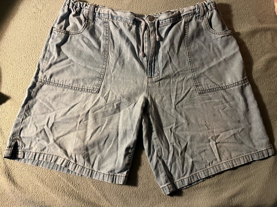 Shorts, Zazar, str. 46