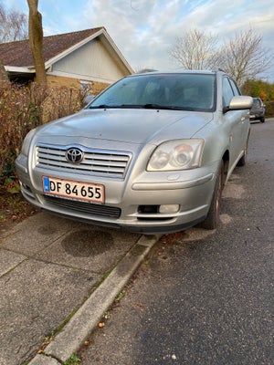 Toyota Avensis, 2,0 D-4D Executive stc., Diesel, 2004, km 318000, sølvmetal, træk, klimaanlæg, ABS, 