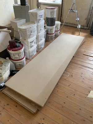 Spånplade, 30 mm. 72 x 240 cm. Plade som evt kan bruges som bordplade i værksted eller andet kreativ