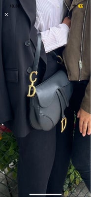 Skuldertaske, andet mærke, læder, Helt ny rigtig fin sort taske med magnet lukning og skulderrem. 
D