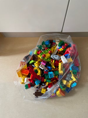 Lego Duplo, Diverse, Pose med Lego duplo, bl.a. dyr, u-båd og tog med vogne
