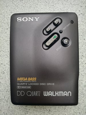 Walkman, Sony DD33 , God, Sony DD33. Super velholdt. Nyt center tandhjul.
Lyden er fænomenal! Origin