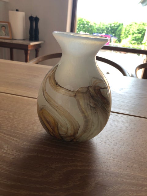 Glas, Vase - måler 15 cm, Ukendt, Fin glas vase, mælkehvid…