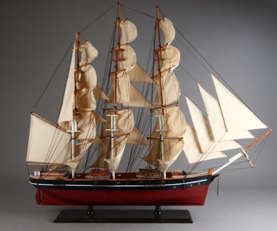 Modelskib, Flot skibsmodel på stand, 'Cutty Sark 1869', H. 128 cm., L. 145 cm. Div. tegninger, bøger