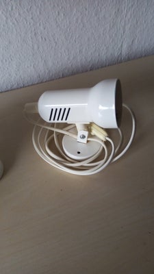 Væglampe, Horn, Dansk produkt

3 stk.
pæne og velholdte

type 511
max 40 w
R50

pr. stk. 35 kr.