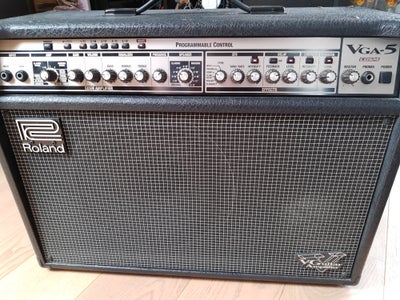 Guitarcombo, Roland VGA 5, 65 W, Enormt alsidig klassisk Roiand forstærker. 
Boss Katanas far, siges