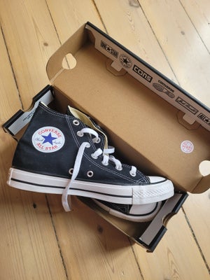 Sneakers, str. 37,5, Converse,  Sort,  Ubrugt, Helt nye converse, kun haft dem på meget kort. Sælges