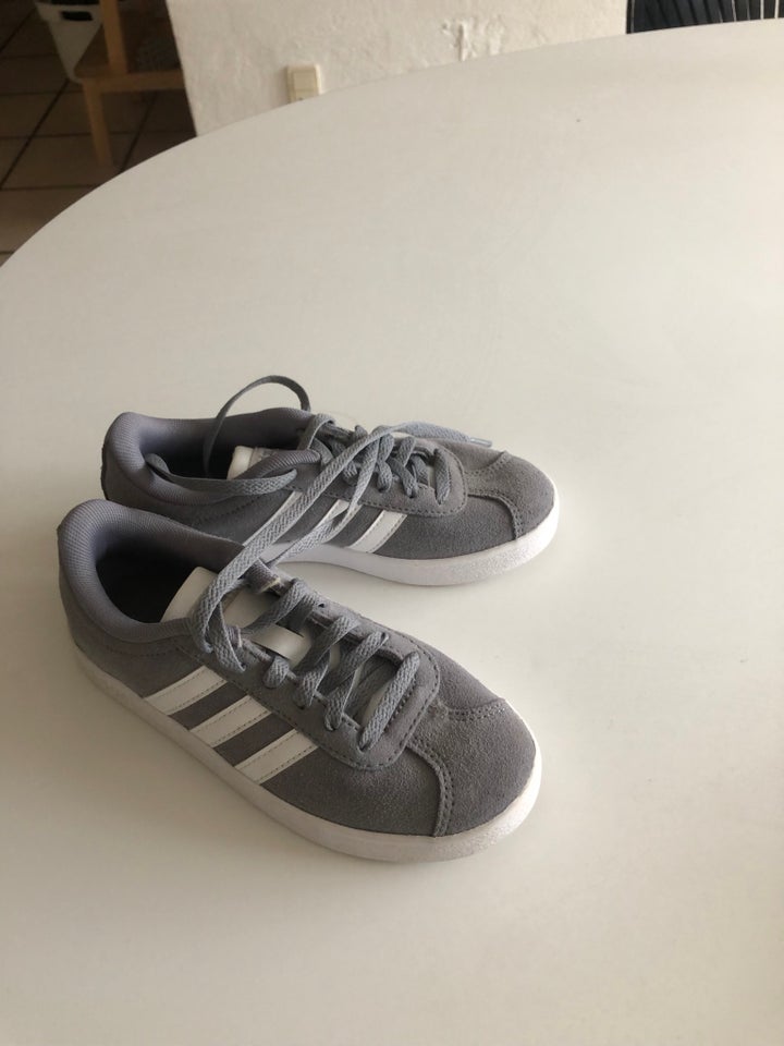 Sneakers, str. 32, Adidas