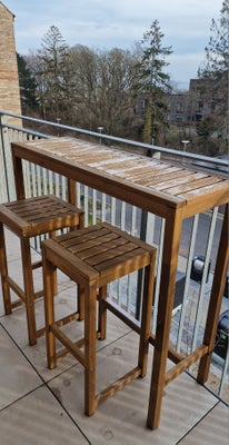 Andet, Ikea, Et sæt udendørs møbler bestående af barbord og to barstole. 
Fungerer fint, men lidt sl