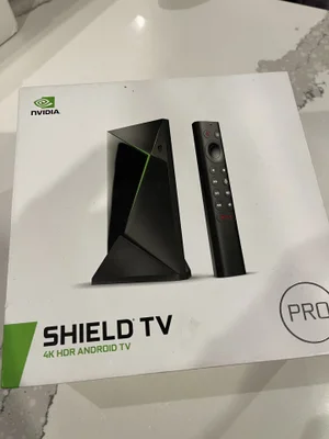 Shield tv pro, Nvidia, God, Nvidia shield tv pro, har overfladiske brugsridser på overfladen, men fu