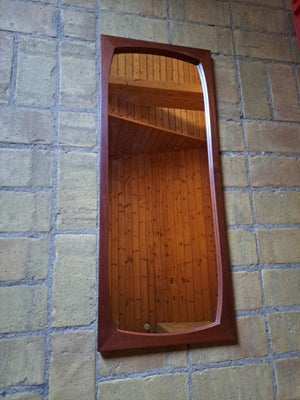 Vægspejl, Flot retro vægspejl i teaktræ- Dansk Design. Fin stand. Bredde ca. 37 cm. Højde ca. 90 cm.