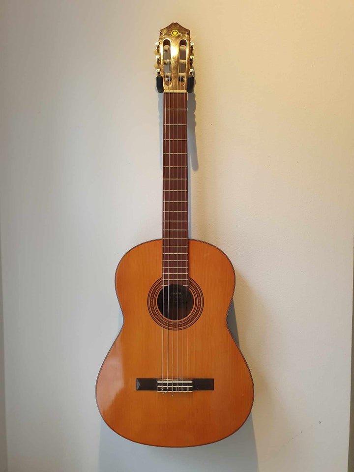 Spansk, Yamaha G-50 A