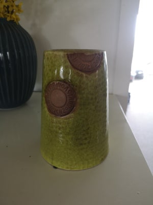 Vase, Vase, Fin vase i smuk grøn farve.