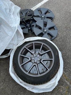 Alufælge, 18", andet mærke, 235 / 45 / R18, krydsmål 5, vinterdæk, Pirelli, 90 mønster, fælge med dæ