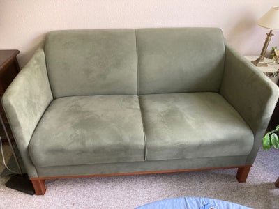Sofa, alcantara, 2 pers., Lille lysegrøn sofa
Længde 132 cm
Siddehøjde 40 cm
Fra røgfrit hjem
Skal h