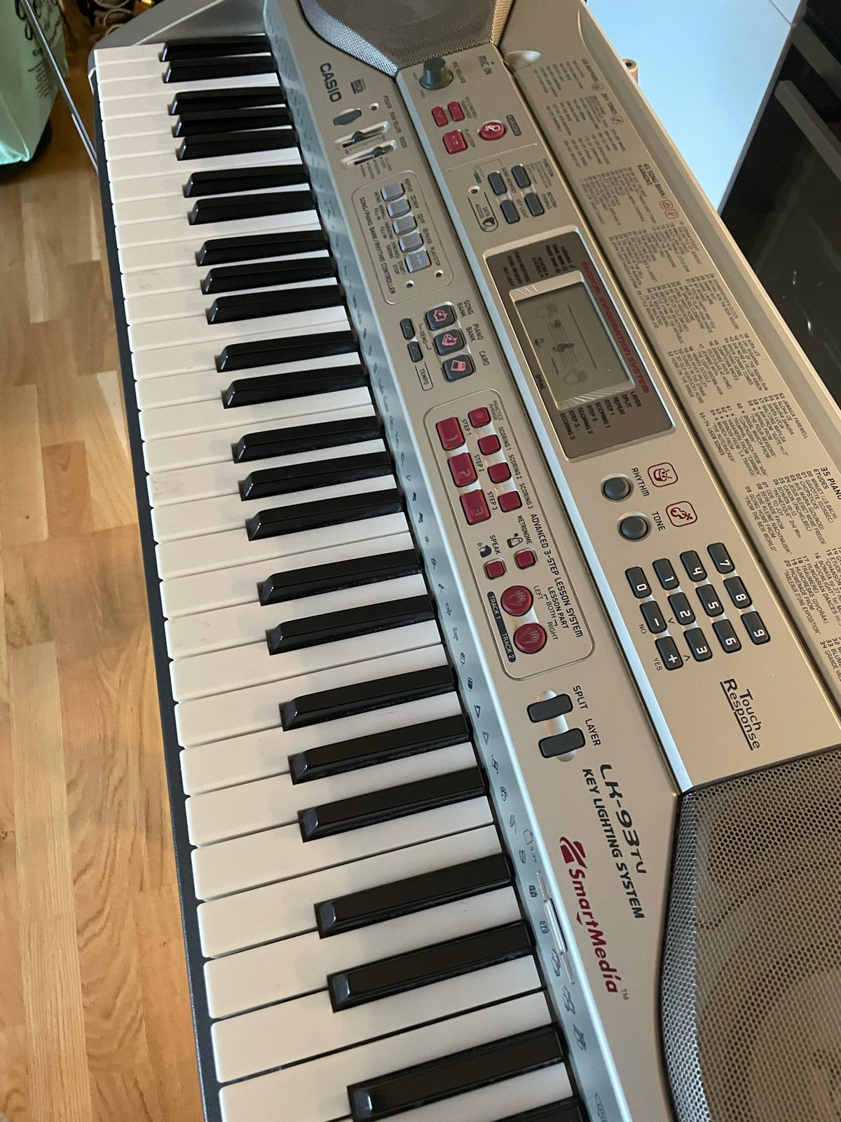Keyboard, Casio LK-93tv