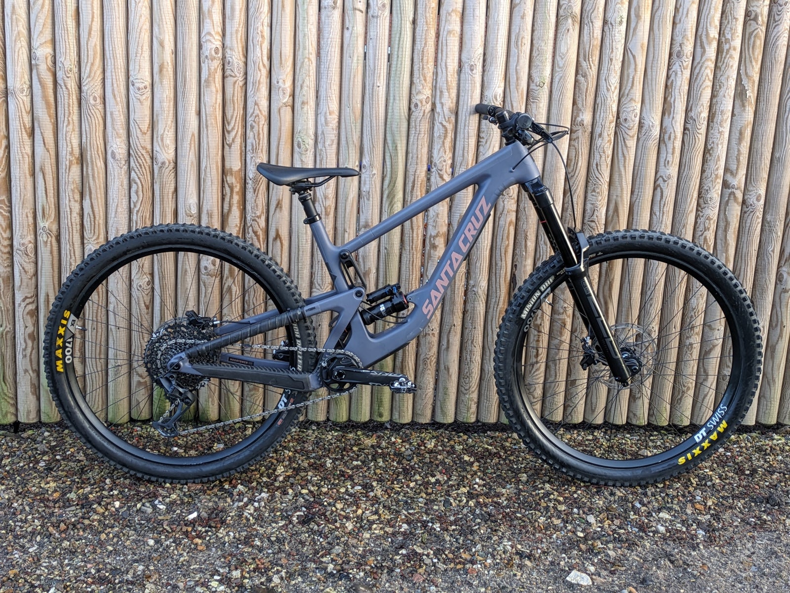 Santa Cruz Megatower full suspension Large tommer dba.dk