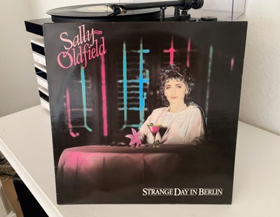 LP, Sally Oldfield, Strange Day In Berlin, Rock, Format: Vinyl, Lp, Album
Genre: Rock, Pop, Folk, Wo