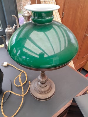 Anden bordlampe, Holmegaard, Skøn antik lampe med lækker grøn glaskærm

Sælges til spotpris grundet 