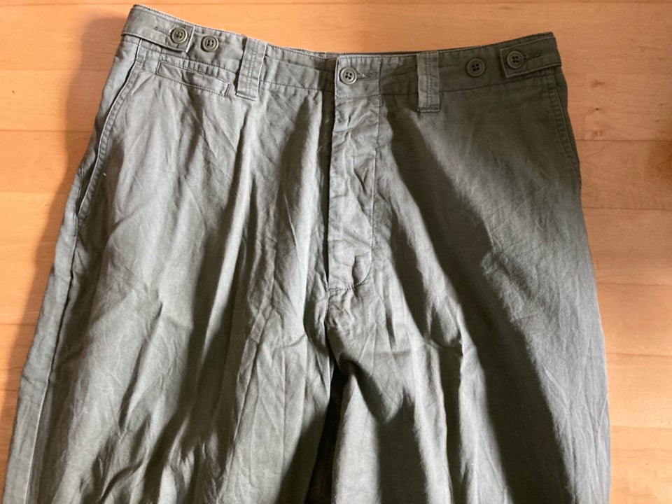 Chinos, Banana Republic, str. 32