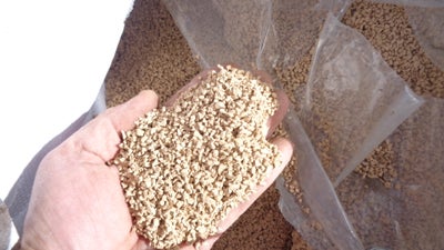 gummi granulat, Har ca 950 kg i 2 big bag (kan læsses på trailer) har været brugt som fald underlag,