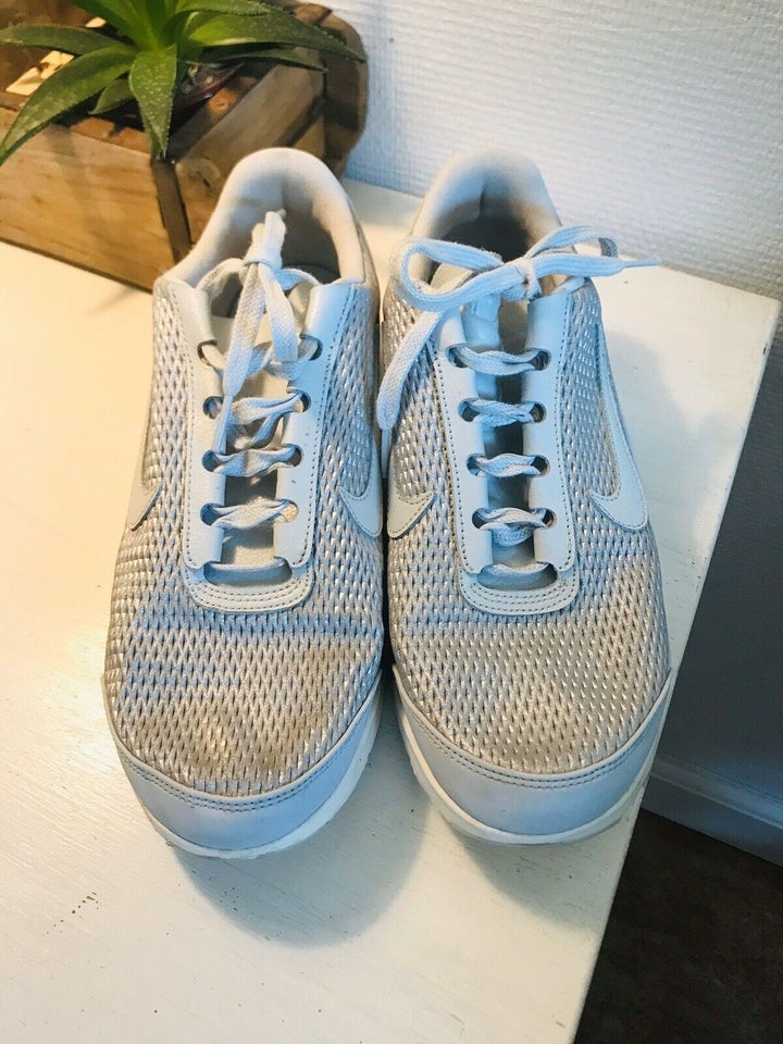 Sneakers, str. 40,5, Nike