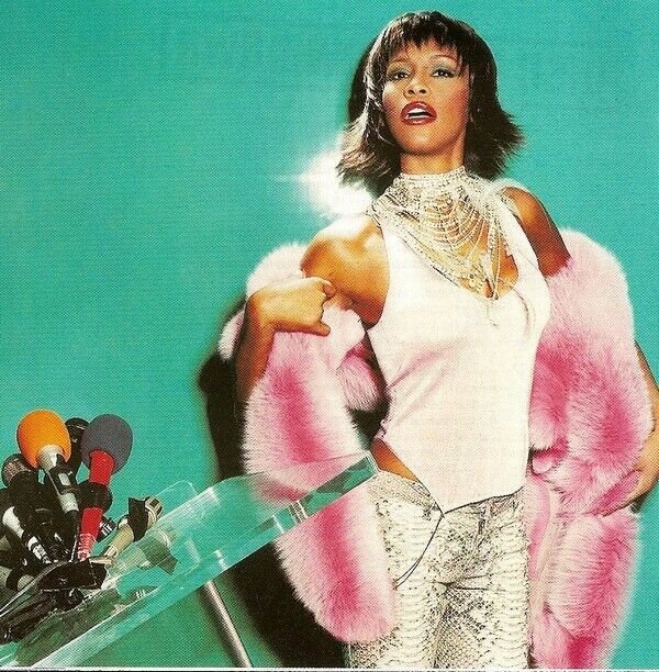Whitney Houston: Whitney – The Greatest Hits, electronic