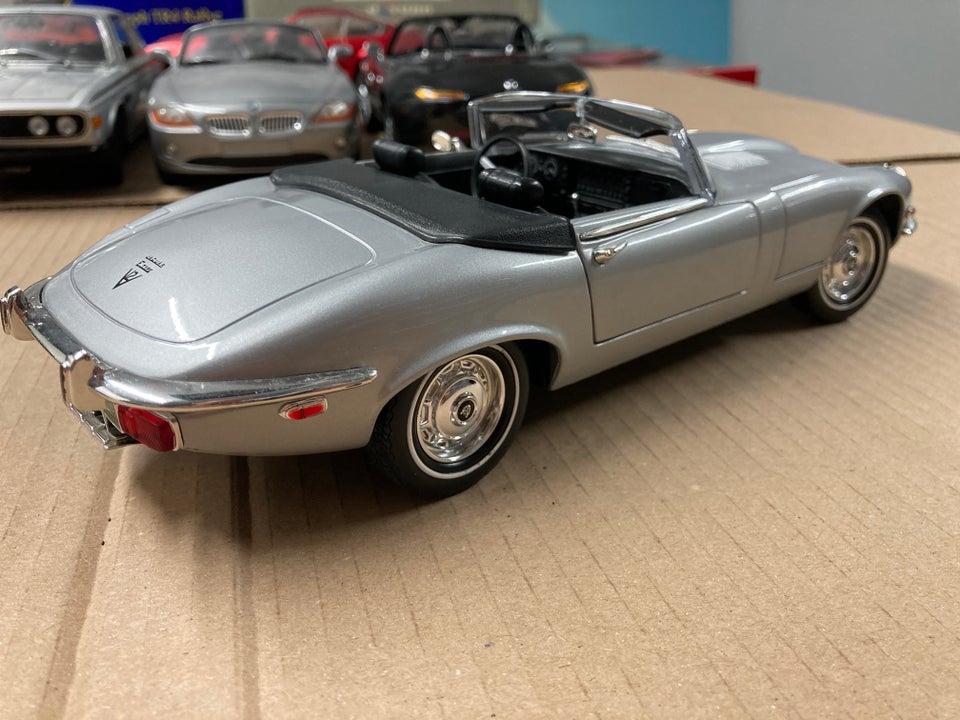 Modelbil, Jaguar E-type 1971 V12 1/18, skala 1/18