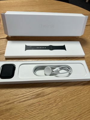 Smartwatch, Apple, Perfect Apple Watch series 7 , Size 45mm , Colour Midnight , GPS , Used few times