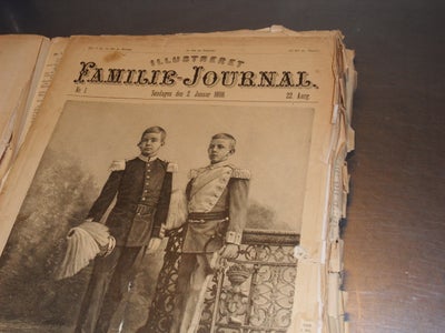 Familie Journalen 1898, 400 sider, genre: anden kategori, Stor gammel indbunden bog med 400 sider.
F