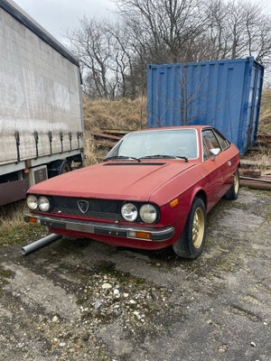 Lancia Beta, 2,0 Coupé, Benzin, 1977, km 1234567, rød, 2-dørs, 15" alufælge, uden afgift, Spændende 