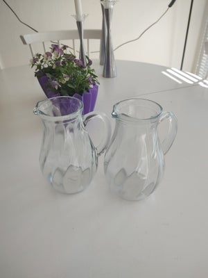 Glas, 2 1/2 liters glas kander, Ukendt, 2 fine ens glas kander. Kan indeholde 1/2 liter. 
Er 15 cm. 