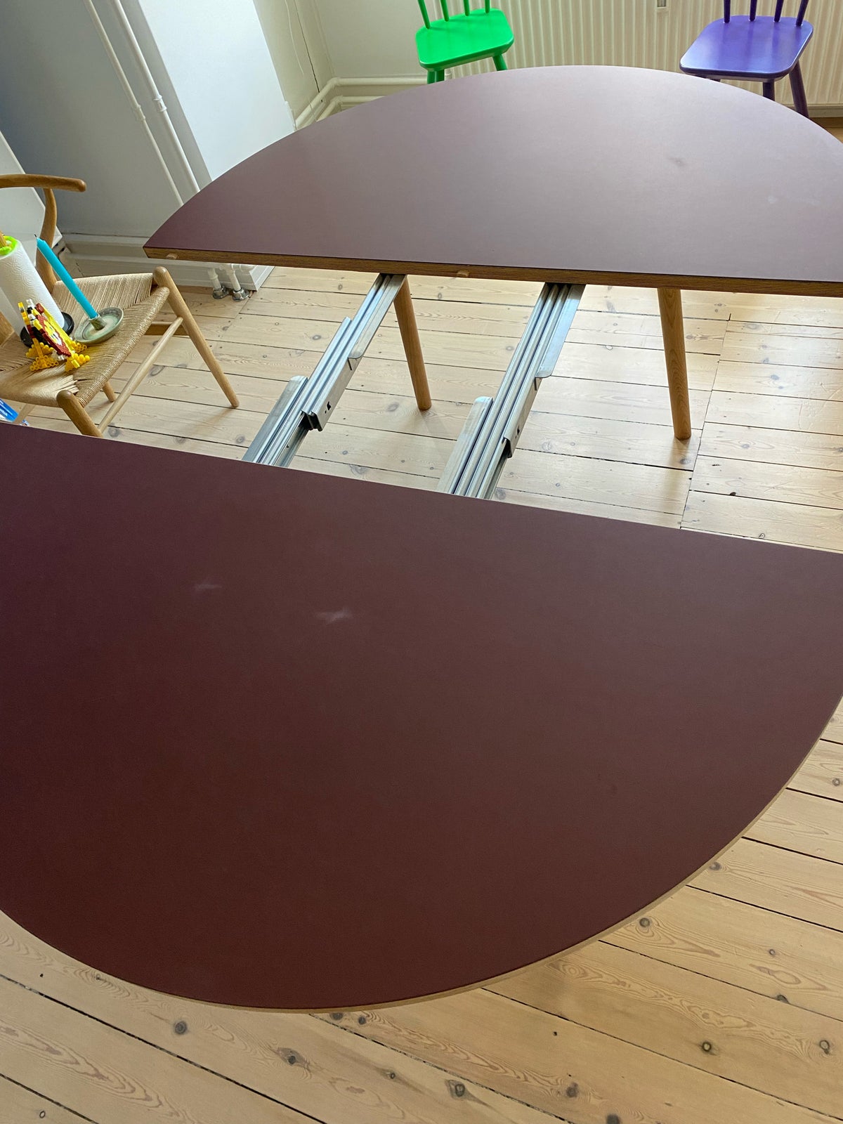 Spisebord, Linoleum med egetræsben, Værkstedet Made by
