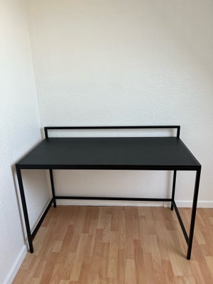 Skrivebord/konsolbord, Tistrup, Jysk, FLYTTESALG / Fint enkelt skrivebord i melamin og metal, sort, 