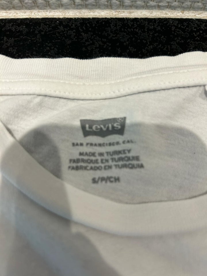 T-shirt, Levis & Calvin Klein, str. 36