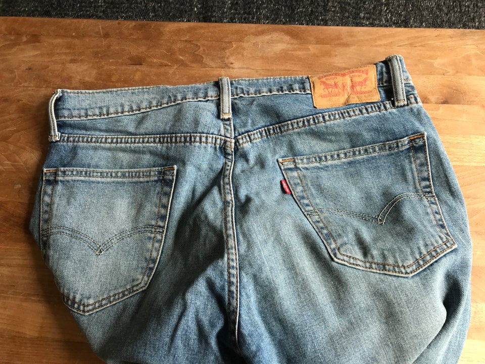 Jeans, Levis, str. 33