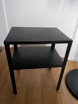 Sengebord, IKEA Knarrevik, Velholdt 
Nypris 99 

Afhentes i Hillerød efter aftale 
