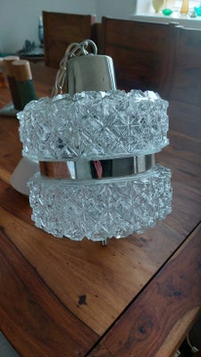 Pendel, Tjek lige denne krystal lampe 

Fra Østrig og lavet 1960 erne 

Rimelig stor, så vil være he