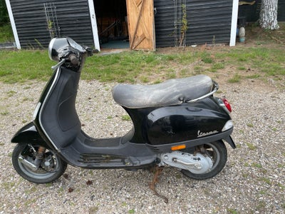 Piaggio Vespa   Lx 50, 2009, 20201 km, Sort, starter og køre, skal have kærlighed da den har stået s