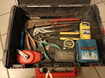 Værktøjskasse, Assoteret, Der er for Ca 3000 kr værktøj og special værktøj. Kan afhentes på frederik