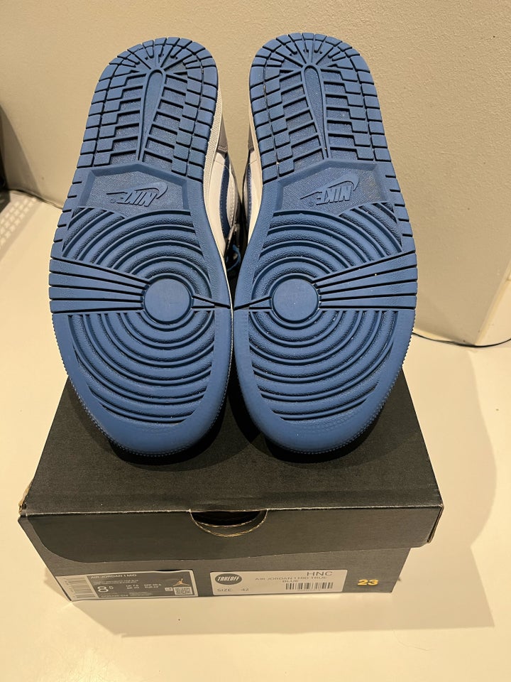 Sneakers, Nike Air Jordan 1 mid true blue , str. 42