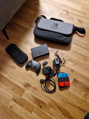 Nintendo Switch, Perfekt, Super Nintendo Switch med masser af tilbehør. Har næsten ikke været brugt.