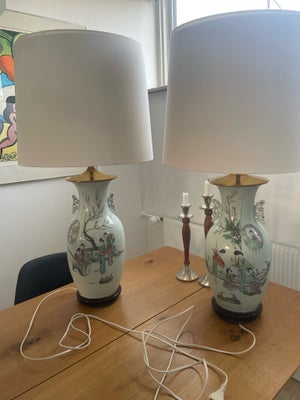 Anden bordlampe, Sønderby’s, Smukke porcelæn bordlamper
Selve krukken er 45 cm høj - 85 cm med lampe